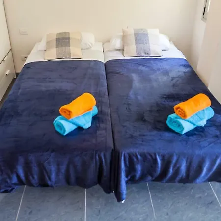 Sunset On The Sea Apartment *